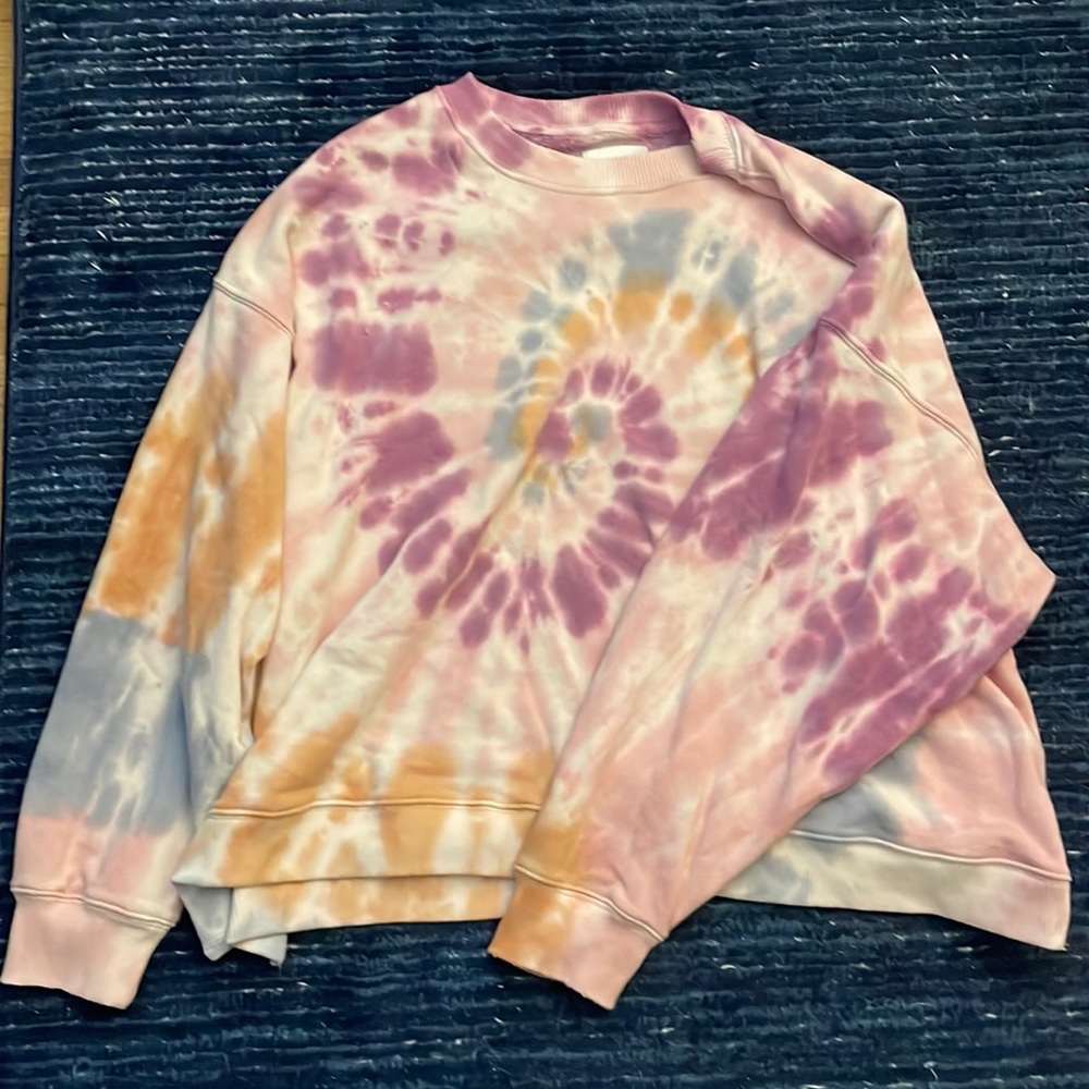 AE TIE DYE CREWNECK